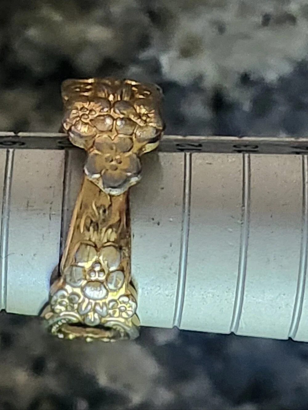 Vtg Oneida Gold Plated Floral Openwork Spoon Ring